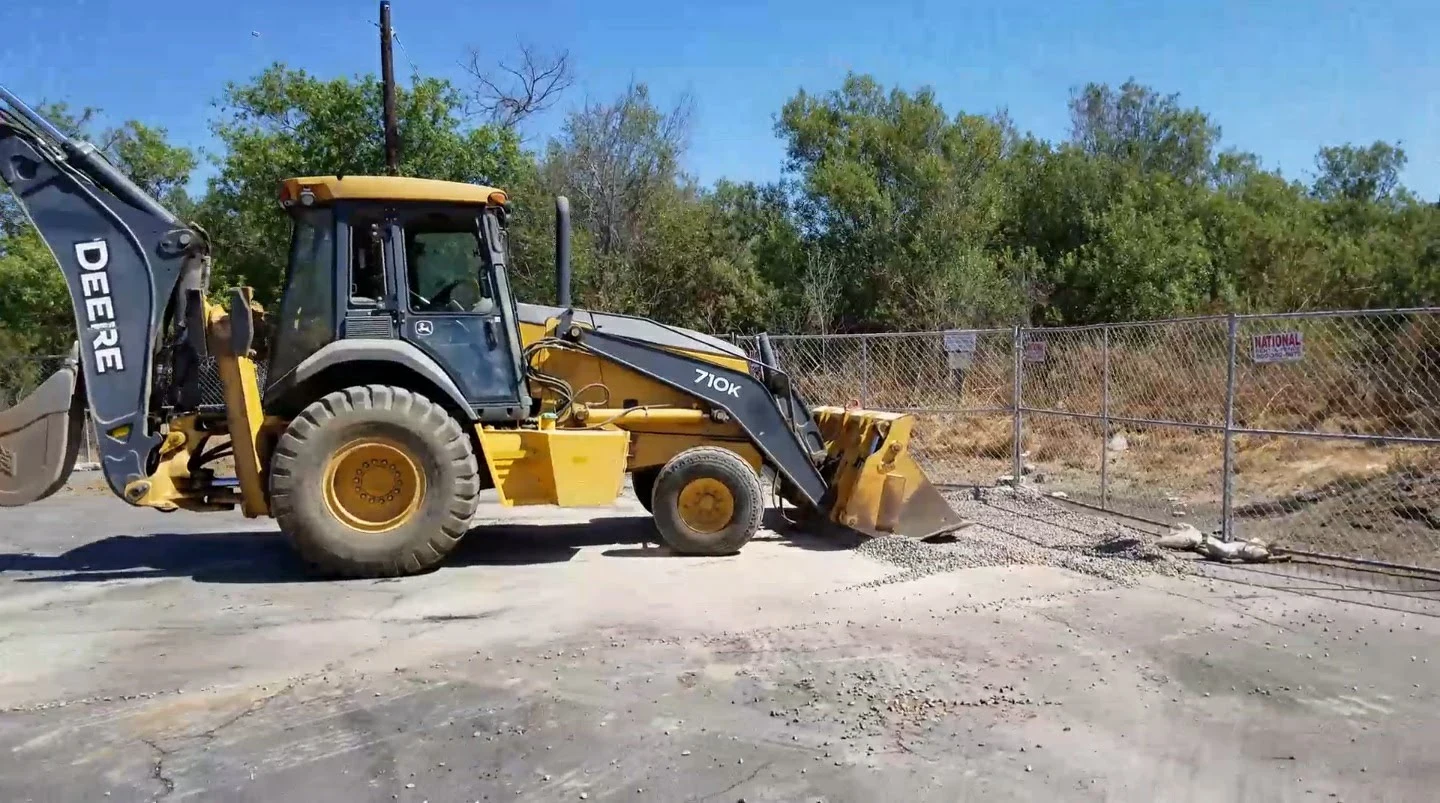 Backhoe equipment